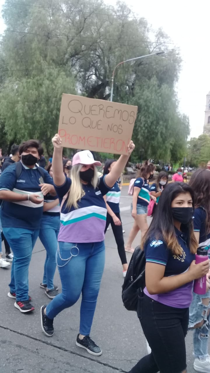 Reclamo de egresados 2020 por las condiciones de la fiesta en San Luis