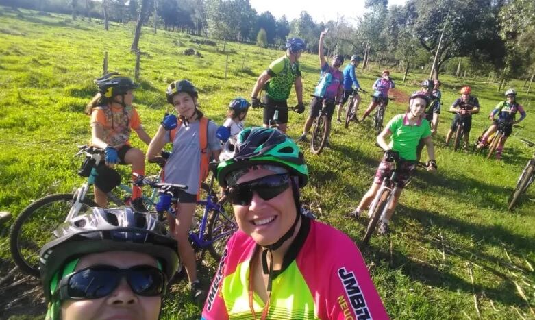 Bicicleteada para niños en Colonia Wanda.