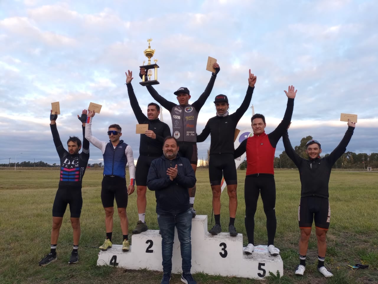 Se llevó a cabo el festival de Ciclismo en la pista municipal