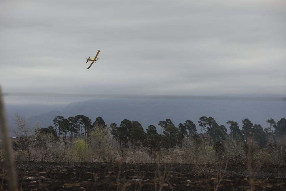 Aviones hidrantes trabajaron durante toda la jornada. (Gobierno de Córdoba)