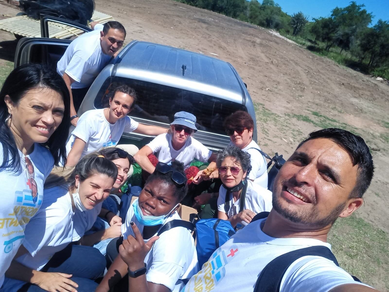 Equipo de profesionales de la salud y voluntarios.