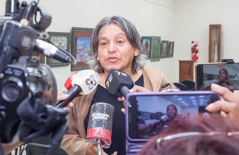 El plástico local Ariel Cortéz es coordinador artístico del Salón de Pintura "Rodrigo Pereira", de Jujuy.