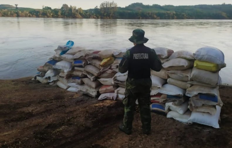 El Soberbio: desarticulan millonario cargamento de soja y maíz.