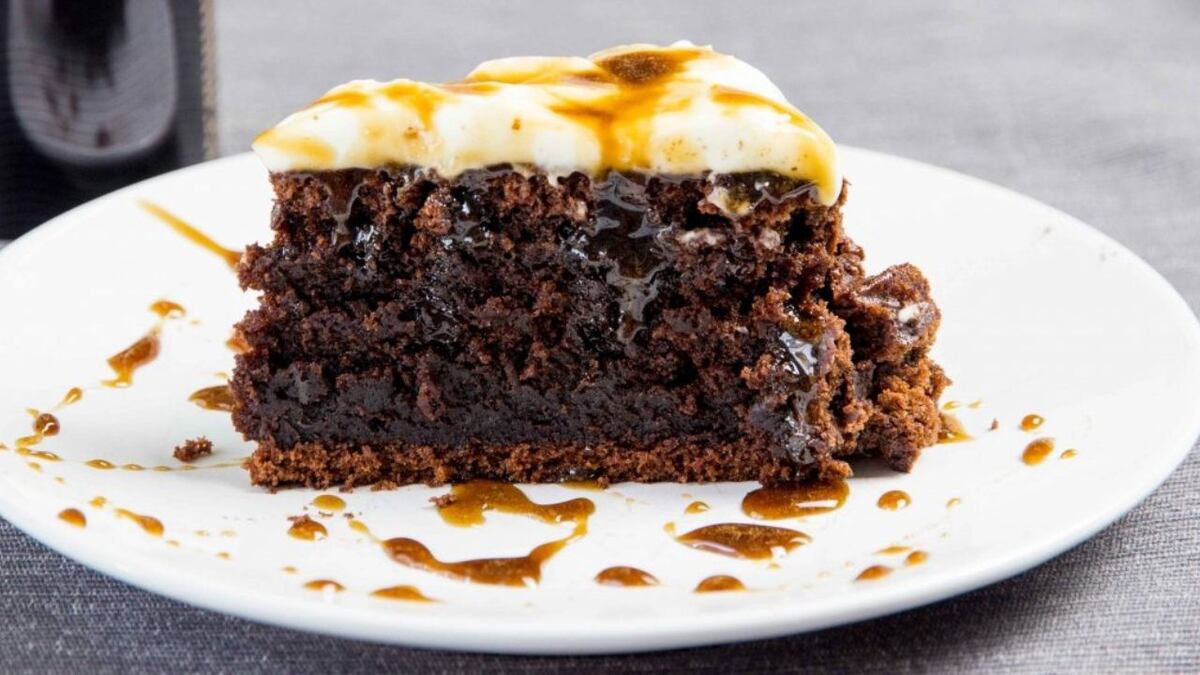 Cómo hacer la receta viral de torta con cerveza negra