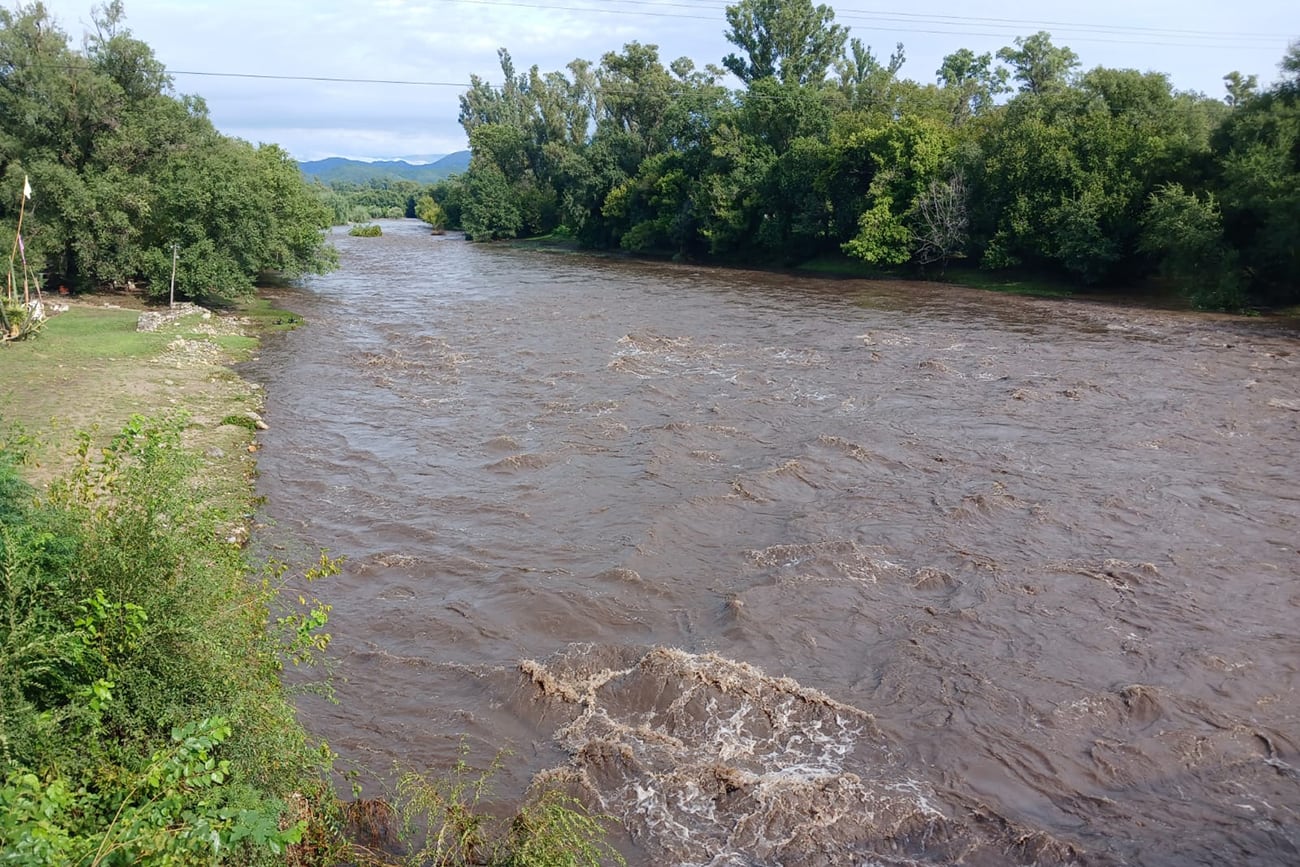 Temporal en Anisacate. Río crecido. La Voz