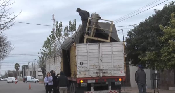 Un camión cortó cables de energía de CESPAL