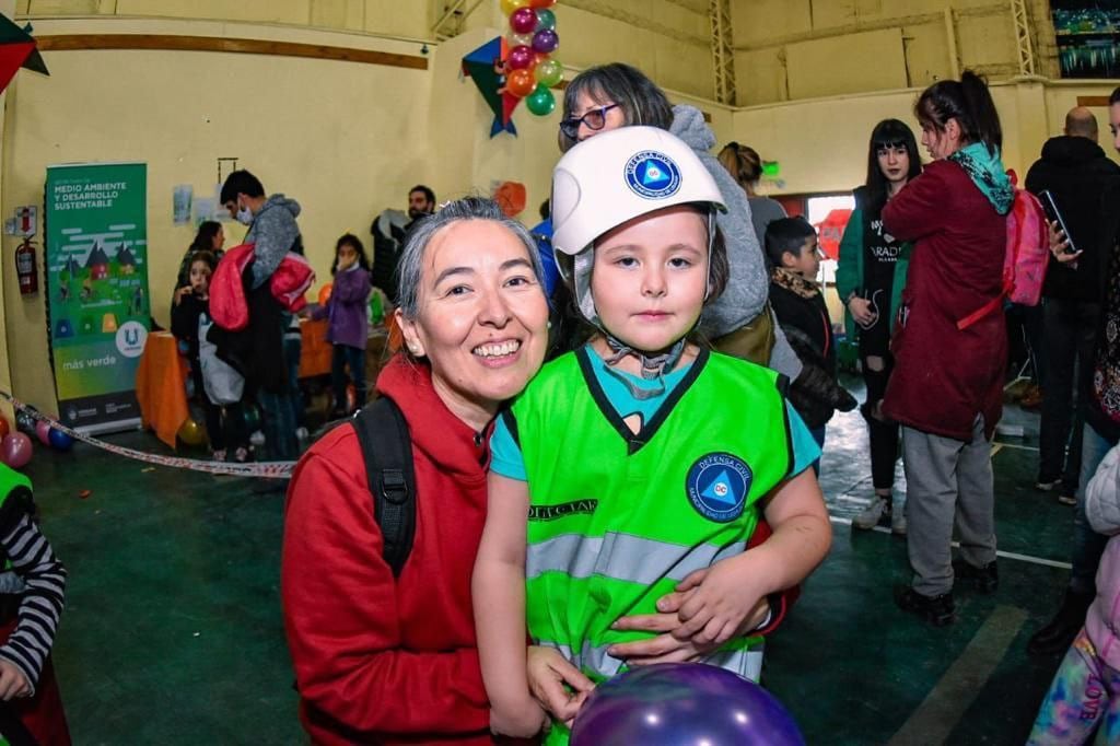 Los niños disfrutaron de los distintos programas y dispositivos educativos en forma de juegos para enseñarles acerca de educación ambiental, la educación vial y las técnicas de RCP.