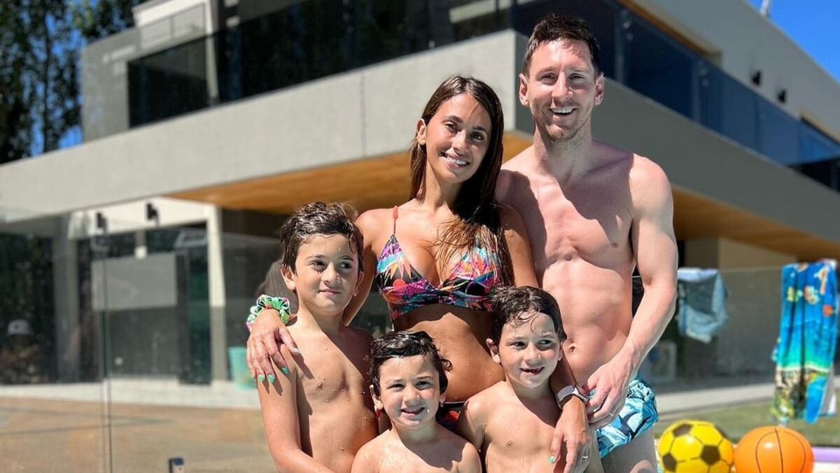 Lionel Messi pasó el día libre en Qatar con Antonela Roccuzzo y sus hijos