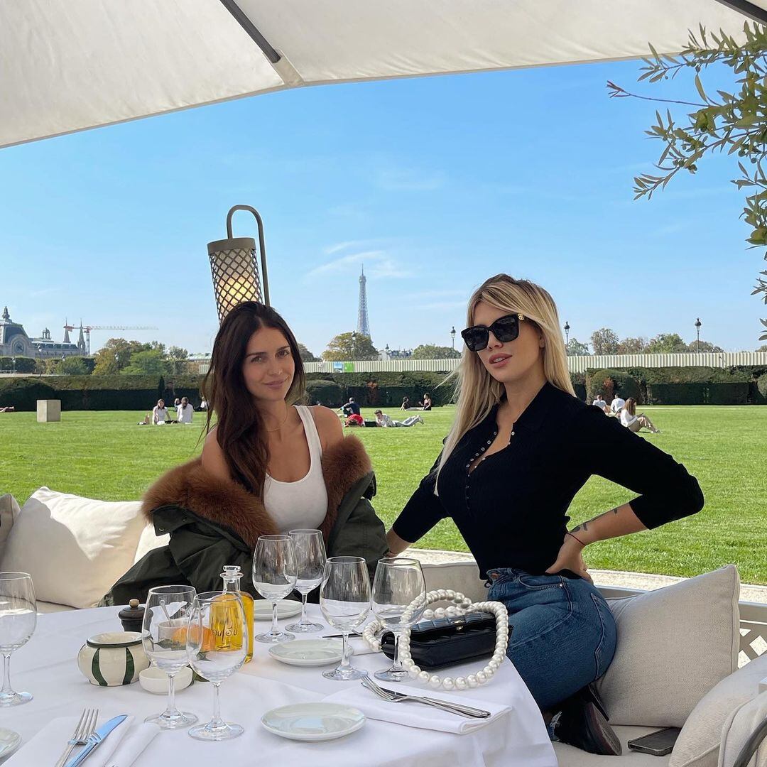 Wanda y Zaira Nara disfrutando del sol en París.