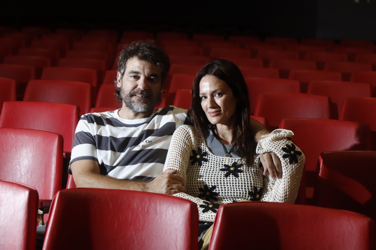 Paula y Peter en el teatro en villa Carlos Paz (La Voz)