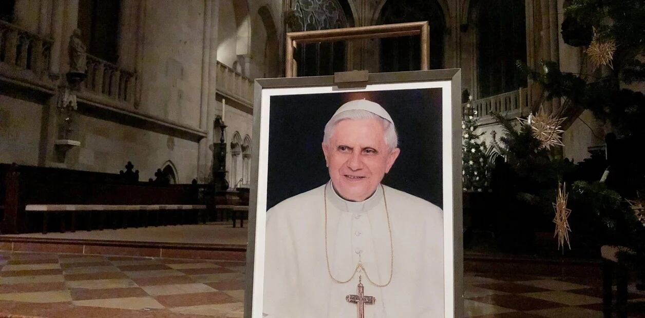 Falleció el papa emérito Benedicto XVI y tendrá un funeral inédito. - Gentileza / Clarín