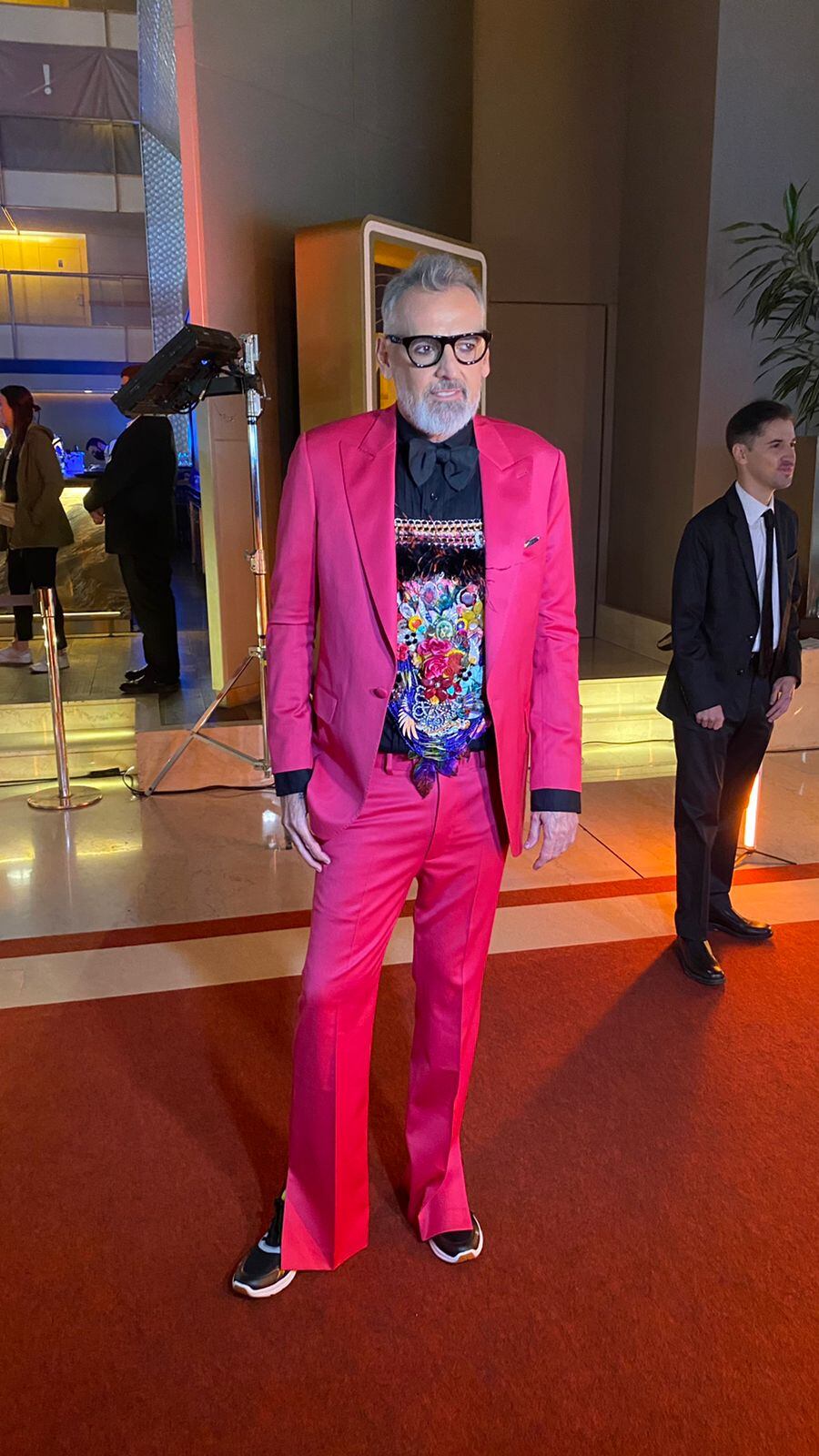 Benito Fernández en la alfombra roja de los premios Premios Martín Fierro 2022.