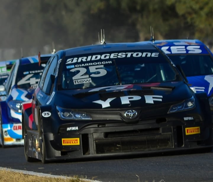 Ciarrocchi, con el Corolla del equipo Toyota Gazoo Racing Argentina.