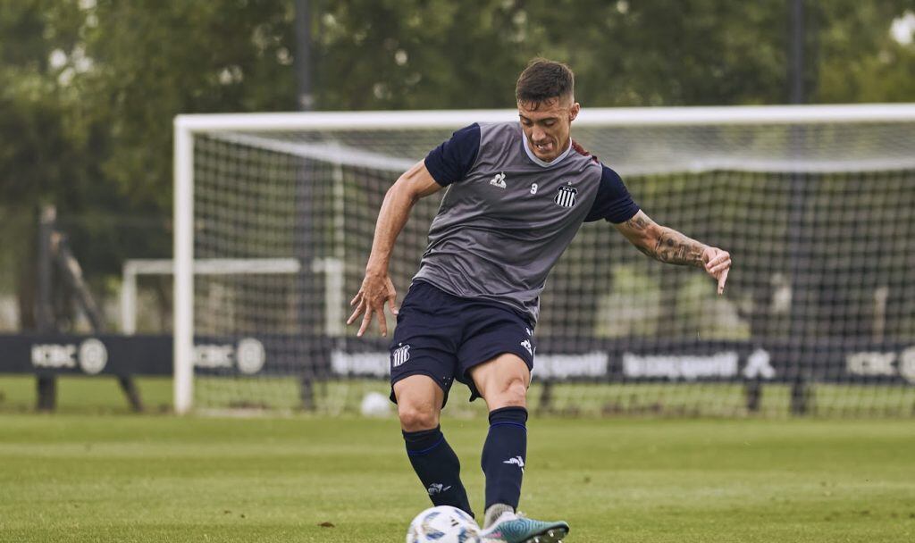 Lucas Suárez jugará de lateral izquierdo ante Instituto. (Prensa Talleres)