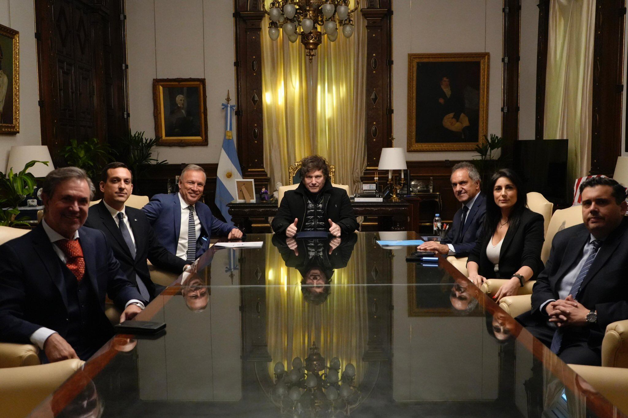 El encuentro de Fassi con Milei en Casa Rosada. (Oficina  del Presidente).