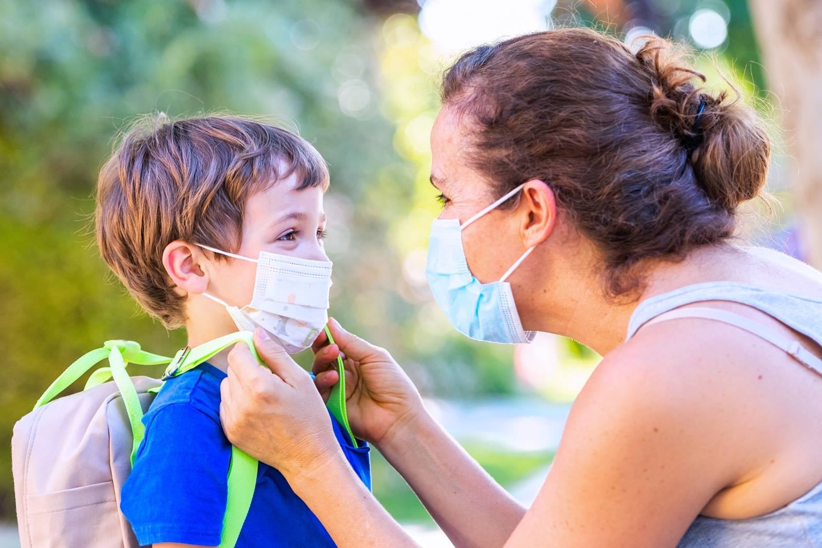 Usar barbijo en lugares públicos concurridos para evitar un virus respiratorio (Imagen ilustrativa / Web)