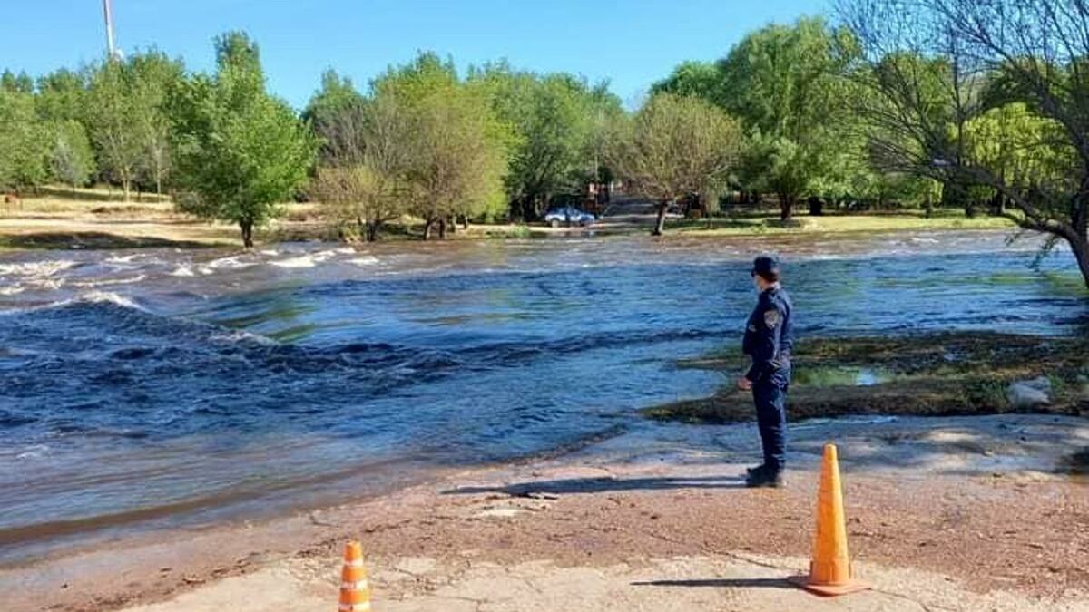 Alerta y cortes de vados por crecientes en ríos de las sierras de Córdoba