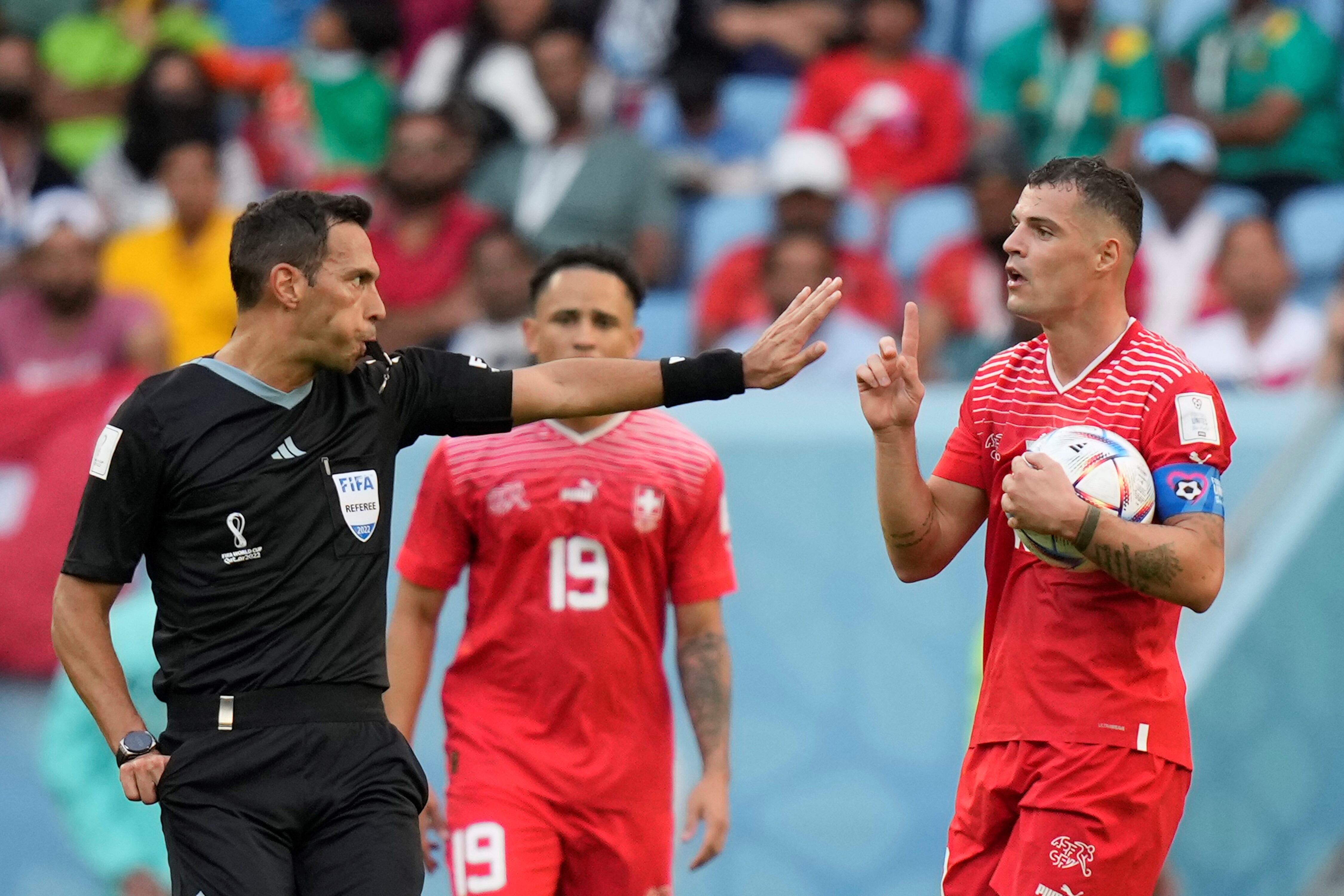 Facundo Tello, que en el Mundial dirigió Marruecos-Portugal, será el árbitro de Instituto - Talleres en Alta Córdoba (AP)