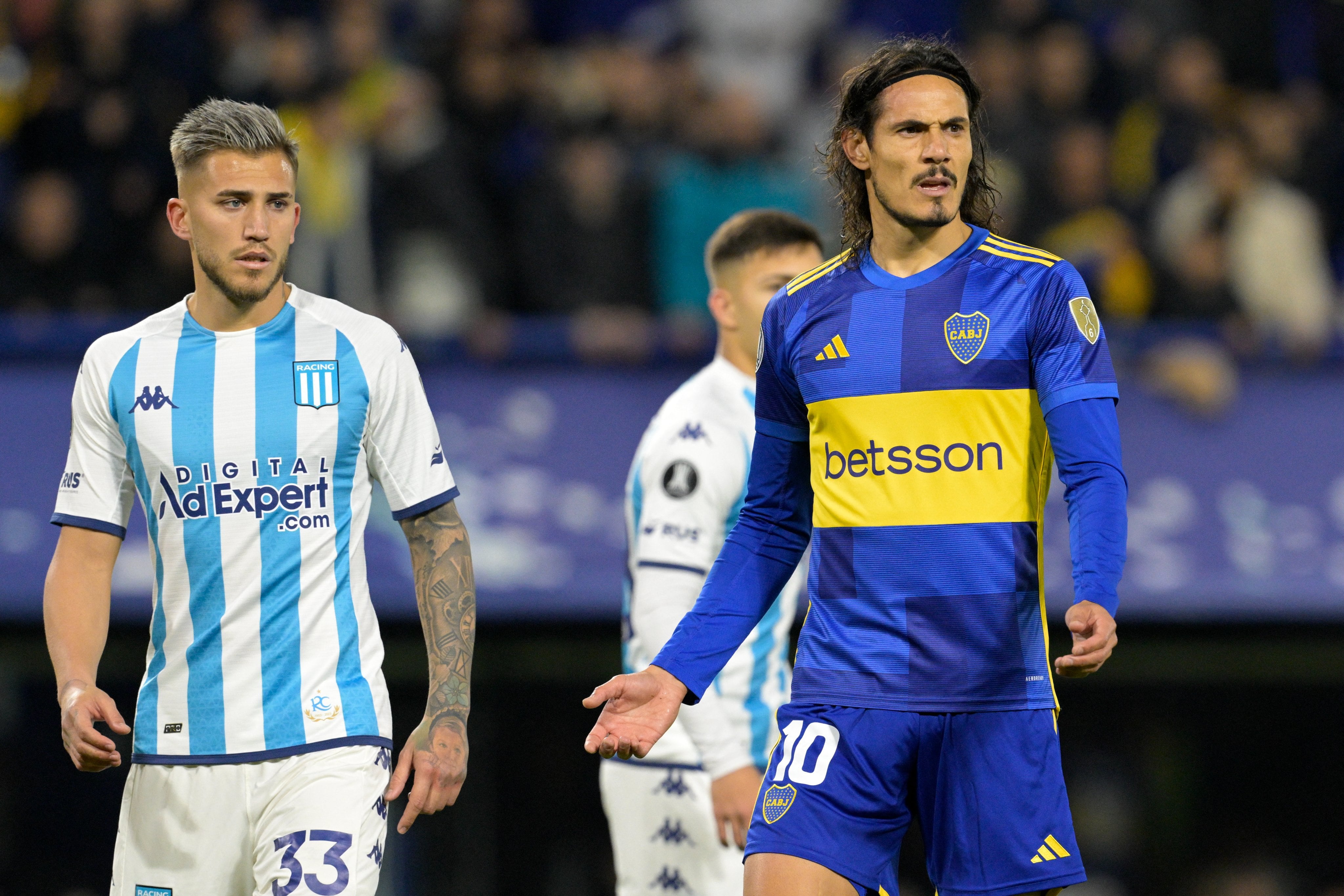 Edinson Cavani, delantero de Boca, en el partido ante Racing por la Copa Libertadores. (Prensa Conmebol)