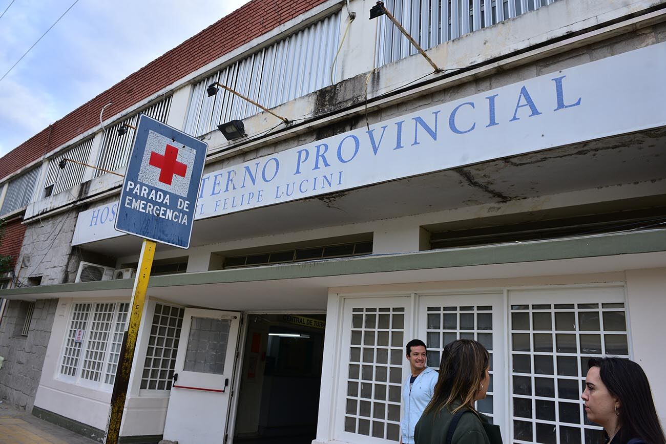 Traslado de bebes desde la Maternidad de barrio San Vicente hacia la nueva Meternidad Provincial en el ex pablo Pizzurno. (José Gabriel Hernández / La Voz)