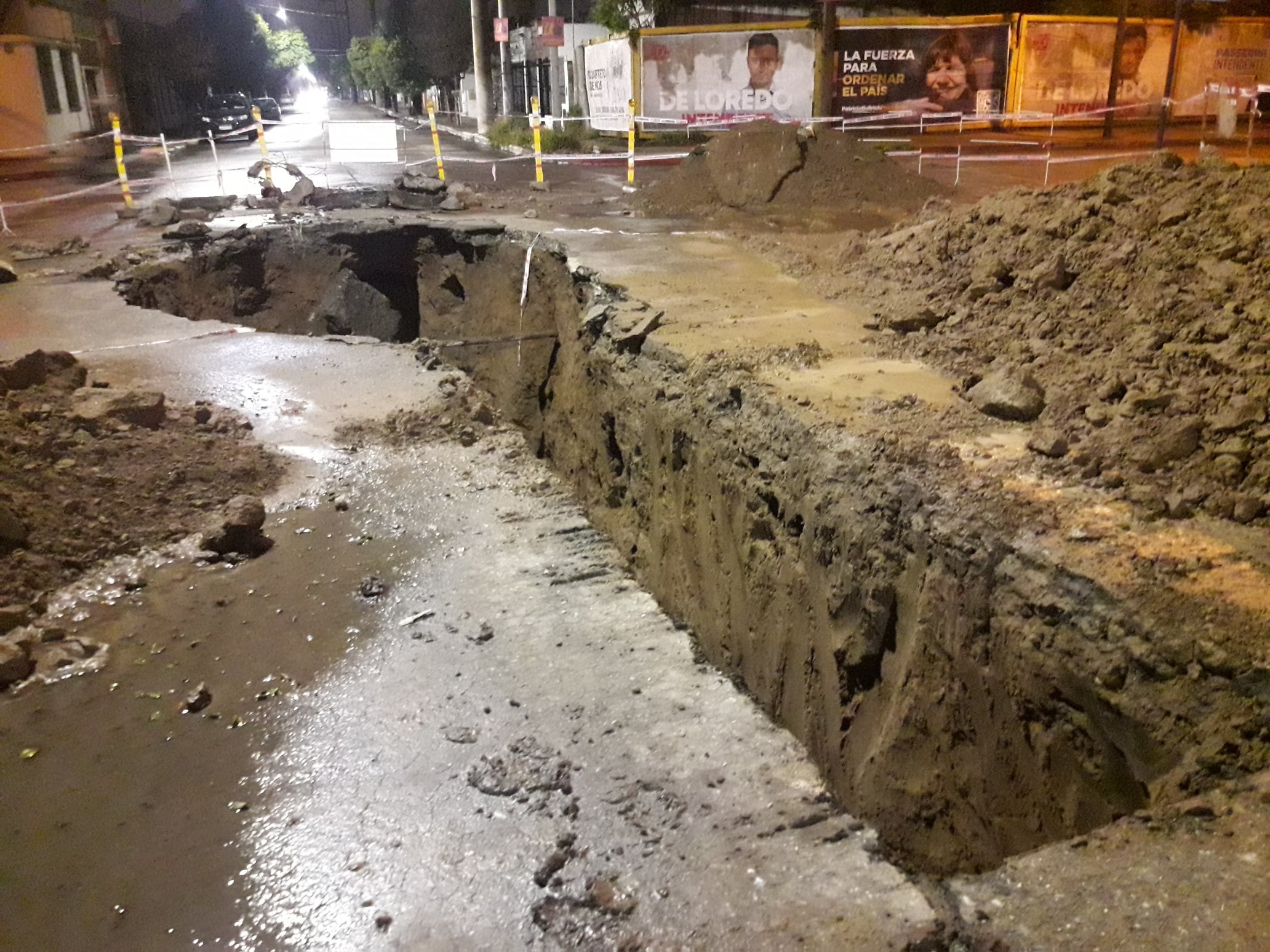 El cráter de barrio Colón en la ciudad de Córdoba.