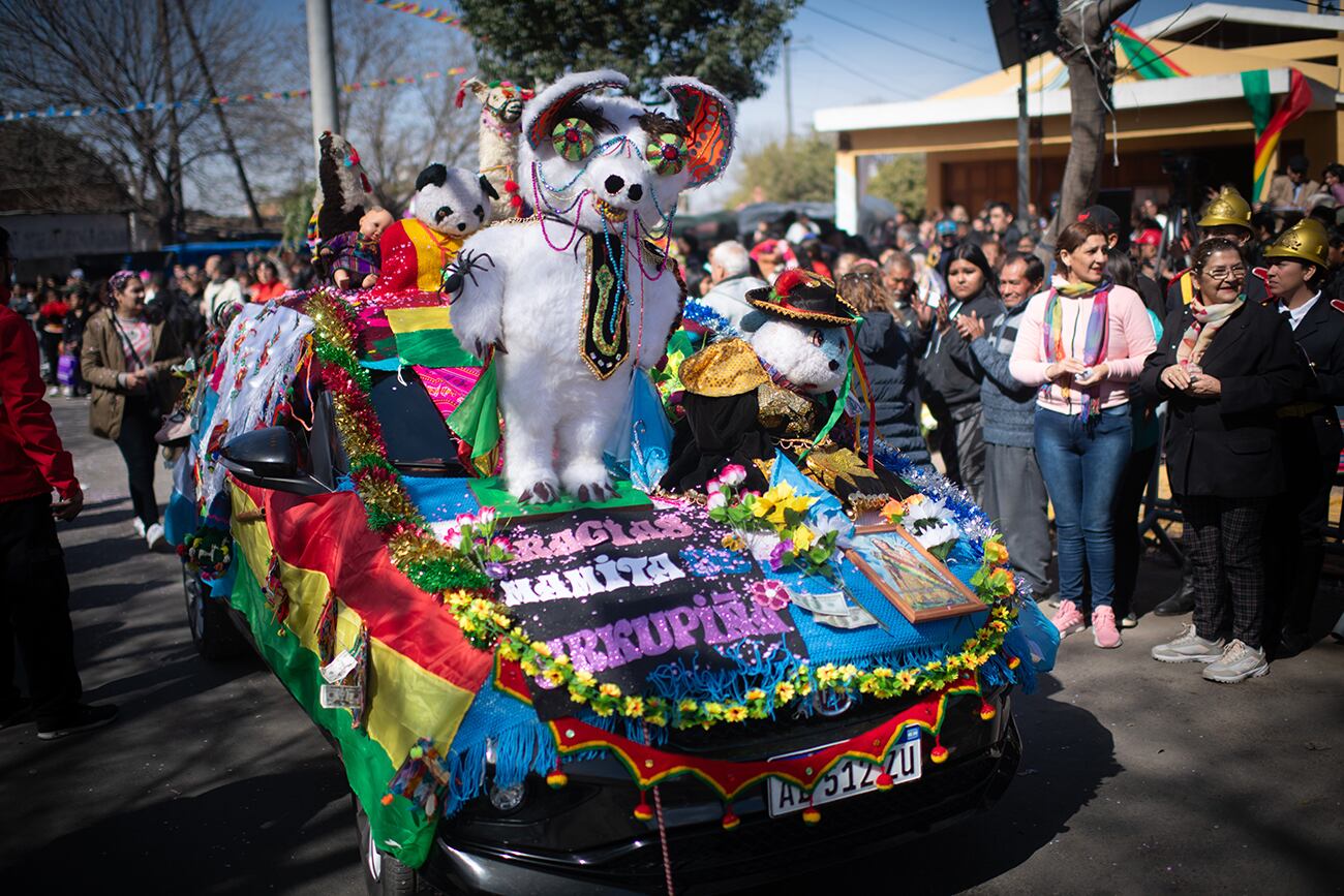 Celebración de la virgen de Urkupiña en Villa El Libertador.