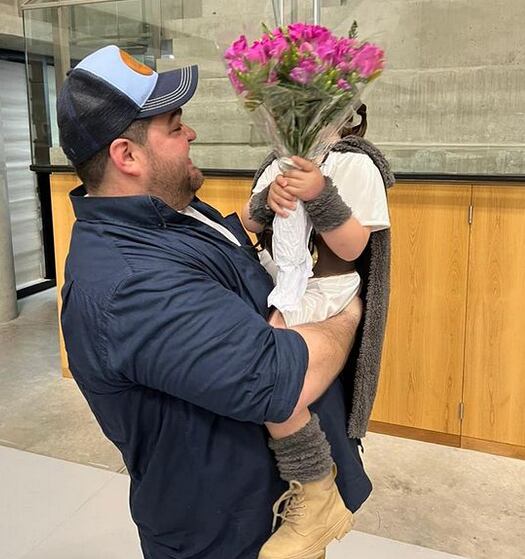 Darío Barassi junto a su hija en el gran debut.