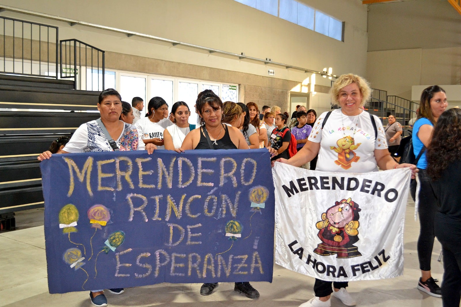 Merenderos de Maipú recibieron leche.