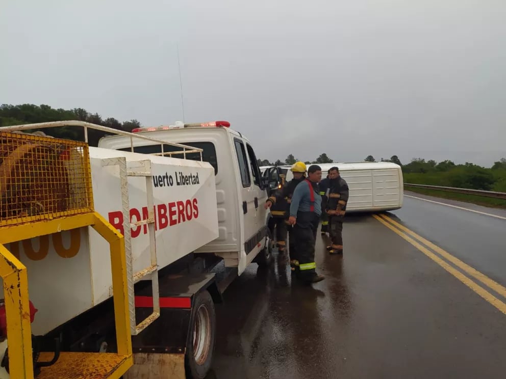 Accidente en Puerto Libertad dejó daños materiales.