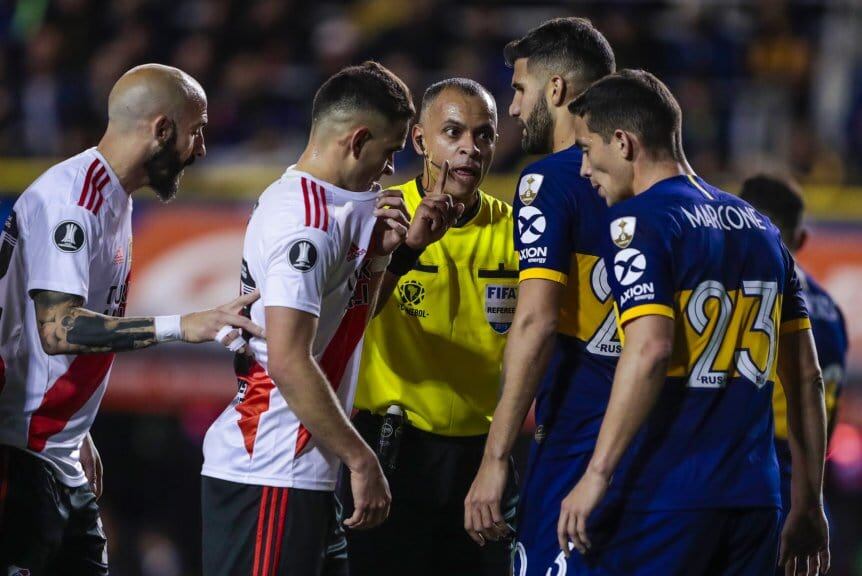 Wilton Sampaio dirigió el Superclásico de semifinales de la Copa Libertadores 2019 en la Bombonera.