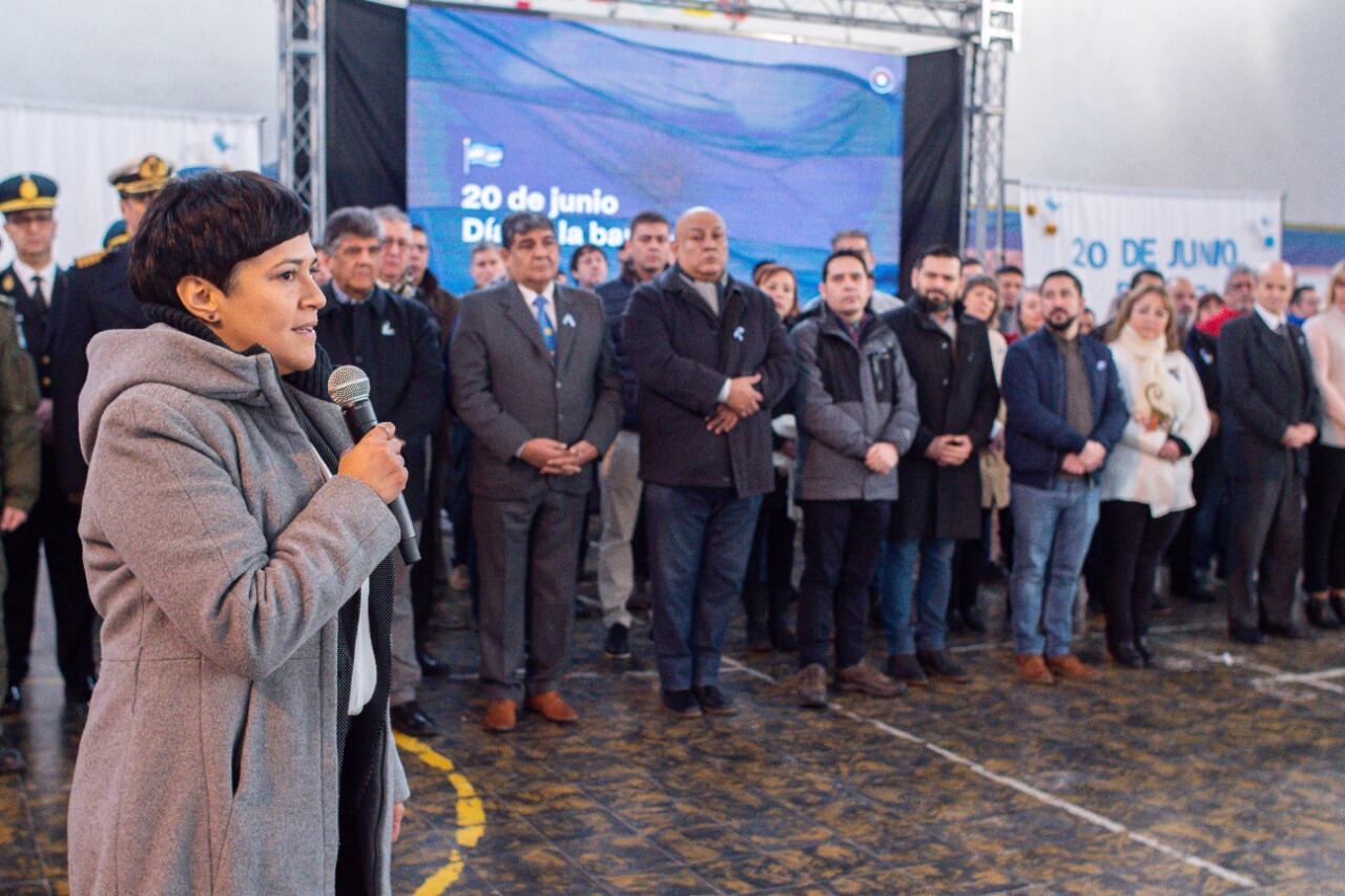 Analís Cubino presidió la ceremonia y expresó palabras alusivas. 