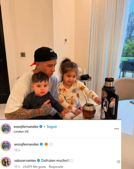 Enzo Fernández junto a sus hijos.