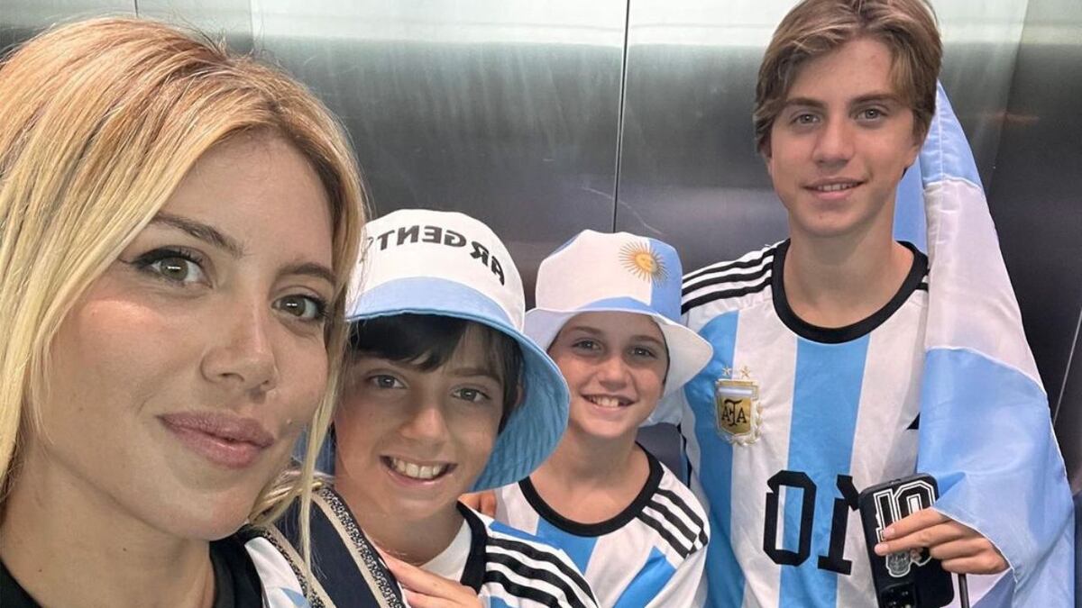 Por primera vez en un Mundial: Wanda Nara alentó a la Selección desde Qatar con su hijos