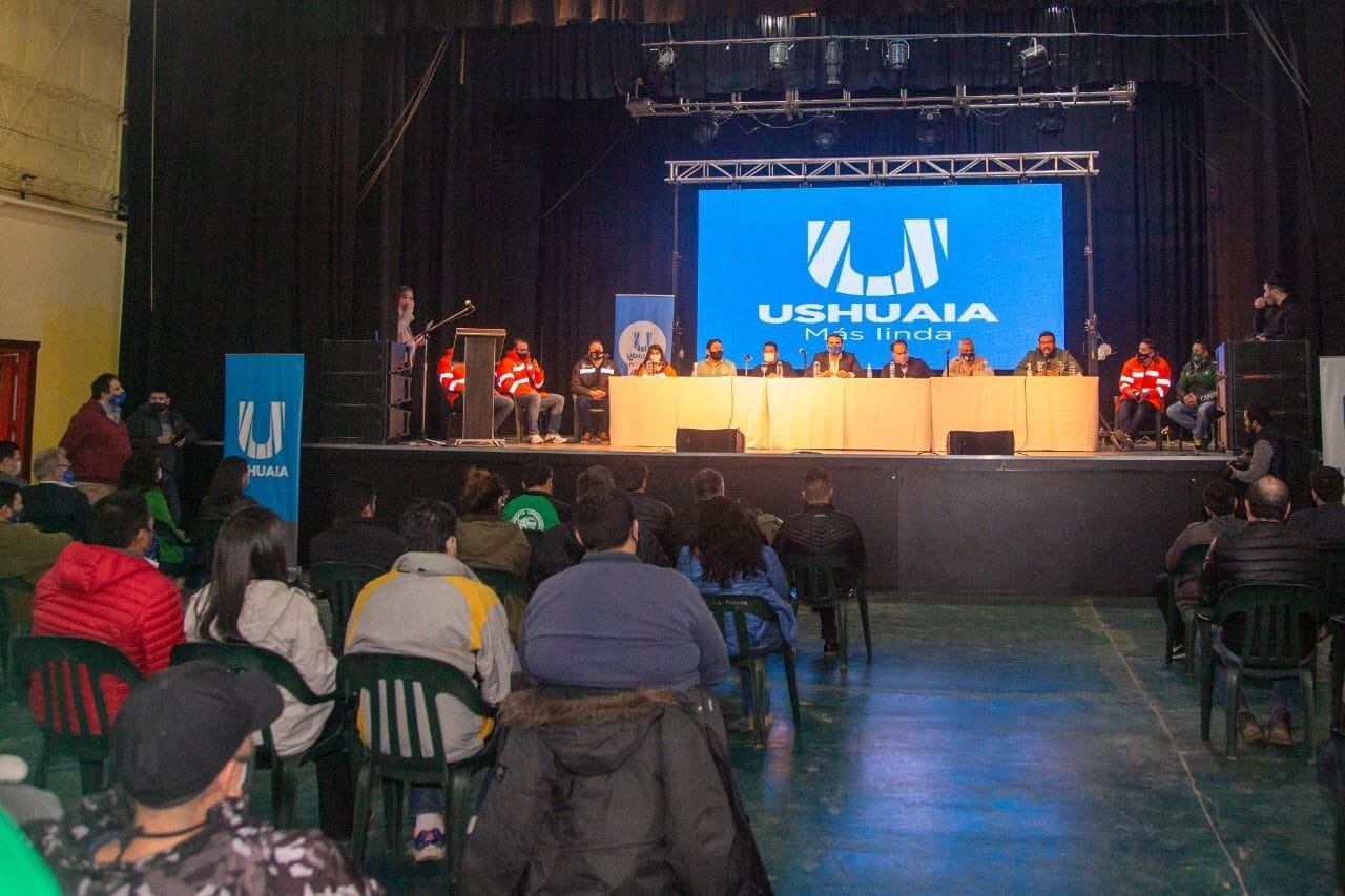 El lanzamiento se dio en el Centro Cultural Esther Fadul, Ushuaia.