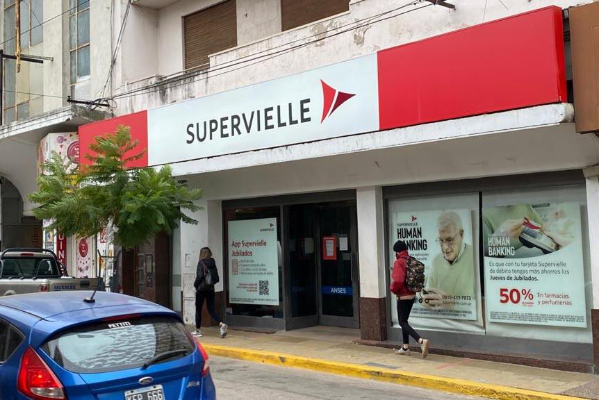 El sujeto había ido a una sede del banco Supervielle. Img Ilustrativa.