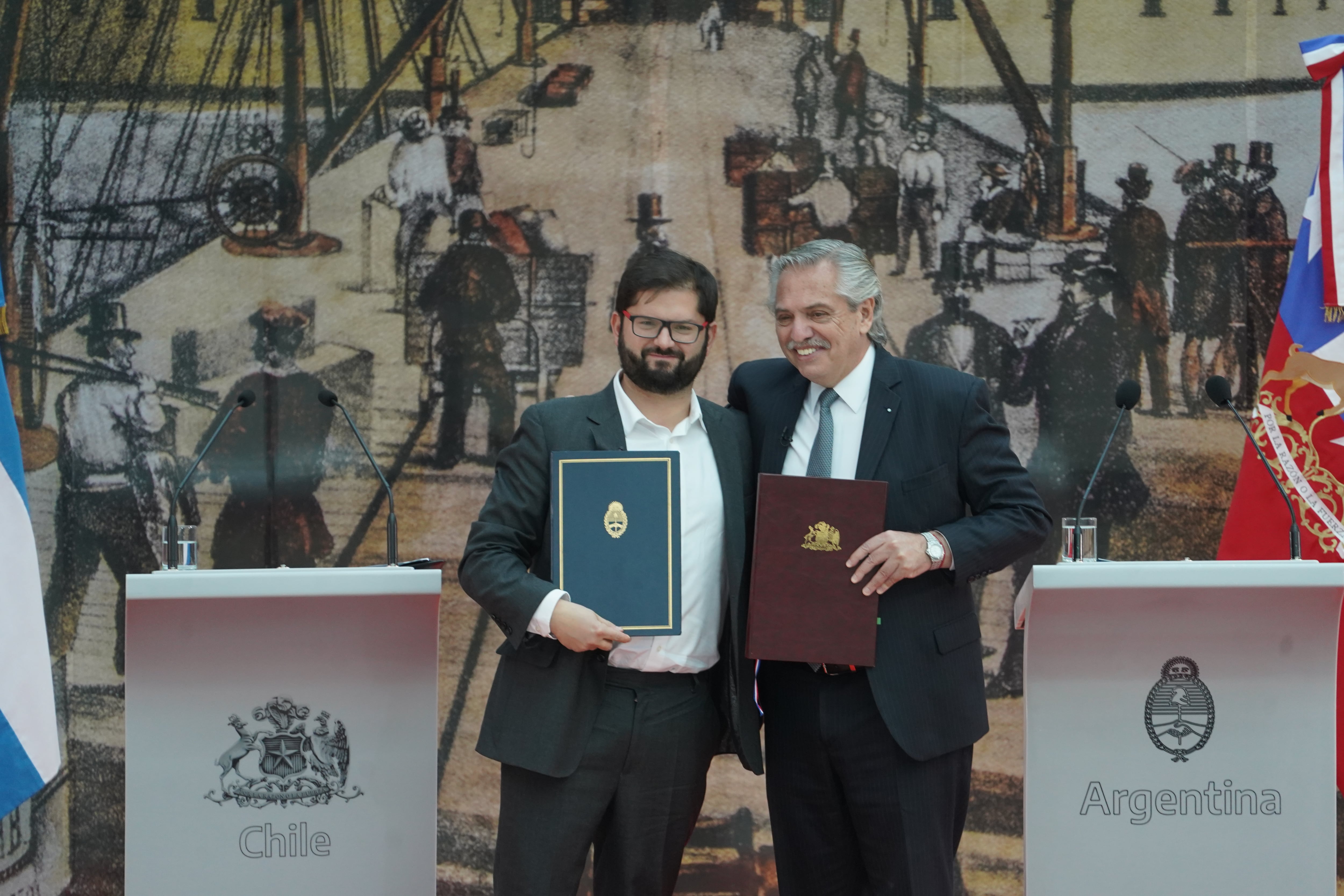 Alberto Fernández recibió a Gabriel Boric en su primera visita como presidente de Chile. Foto: Clarin