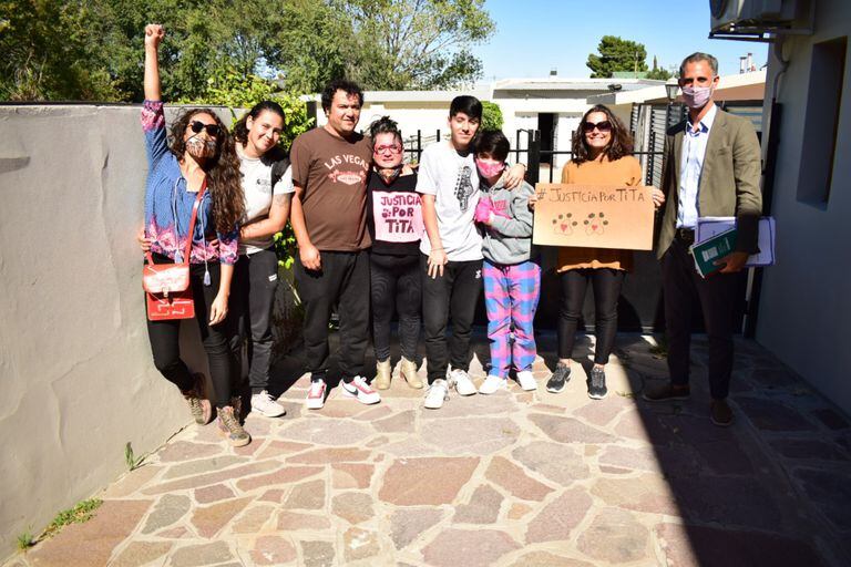 La familia dueña de la perra celebró el fallo.