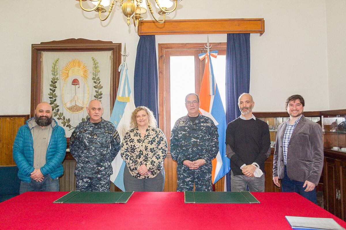 Tierra del Fuego firmó un convenio de cooperación mutua con la Armada Argentina