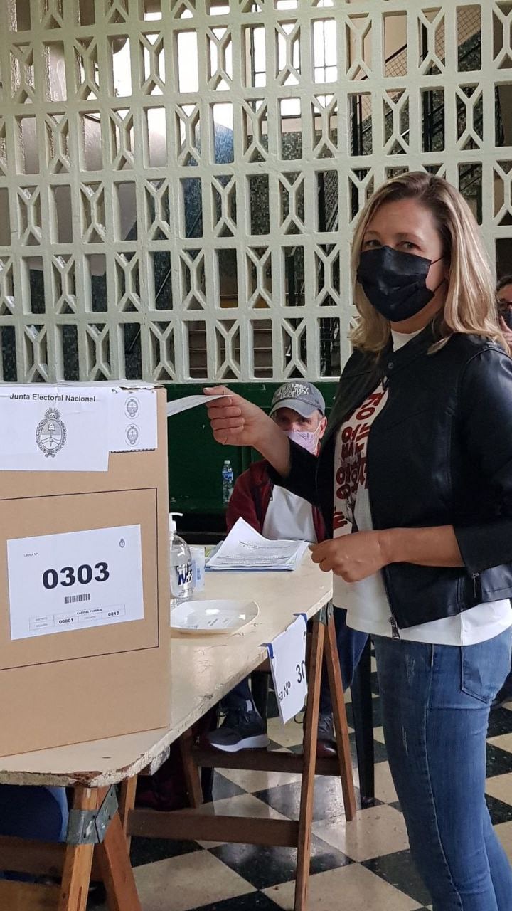 Myriam Bregman votó en Monserrat