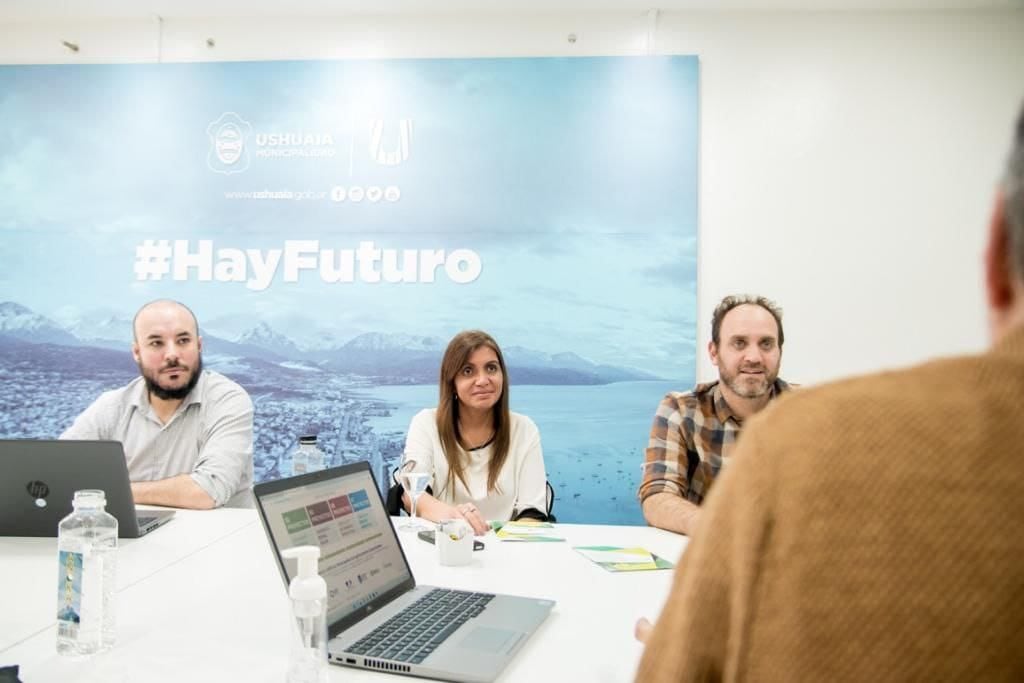 Miembros del equipó municipal participaron, junto al intendente Walter Vuoto, de la reunión de planificación para futuros posibles acuerdos.