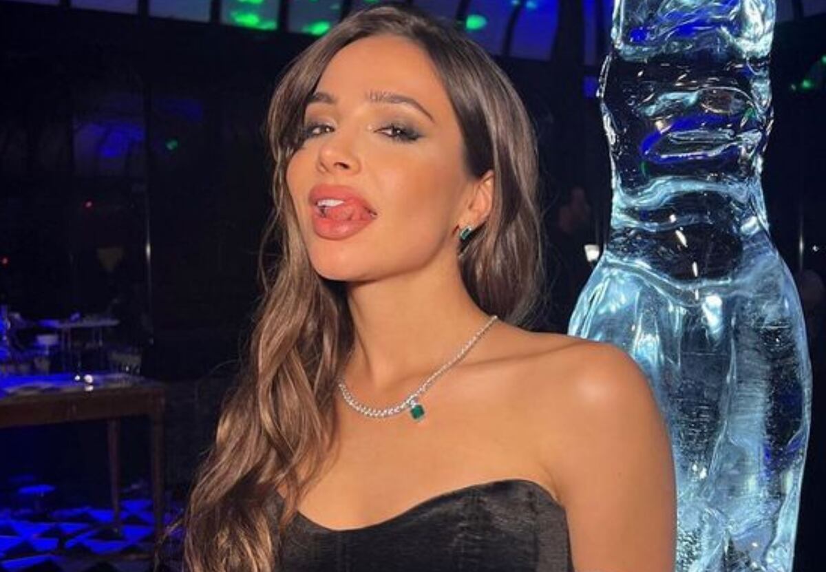 Brenda Asnicar enamoró a sus fans con un body de charol ultra ajustado y escotado