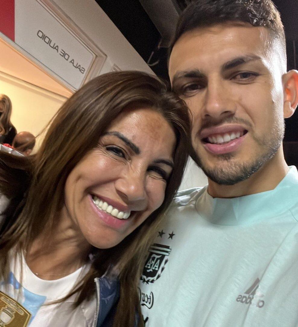 Leandro Paredes y su mamá, Myriam