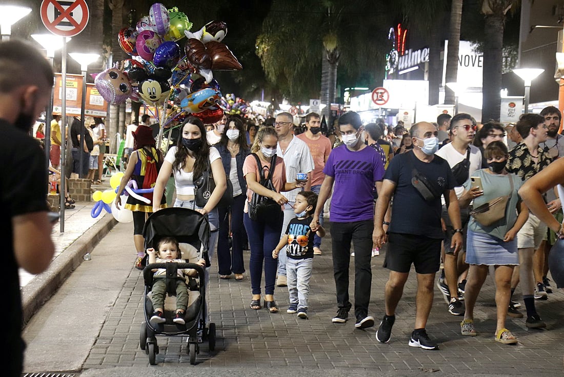  ID:6842949 turismo de verano. Mucha gente en la peatonal de Carlos Paz
yanina aguirre