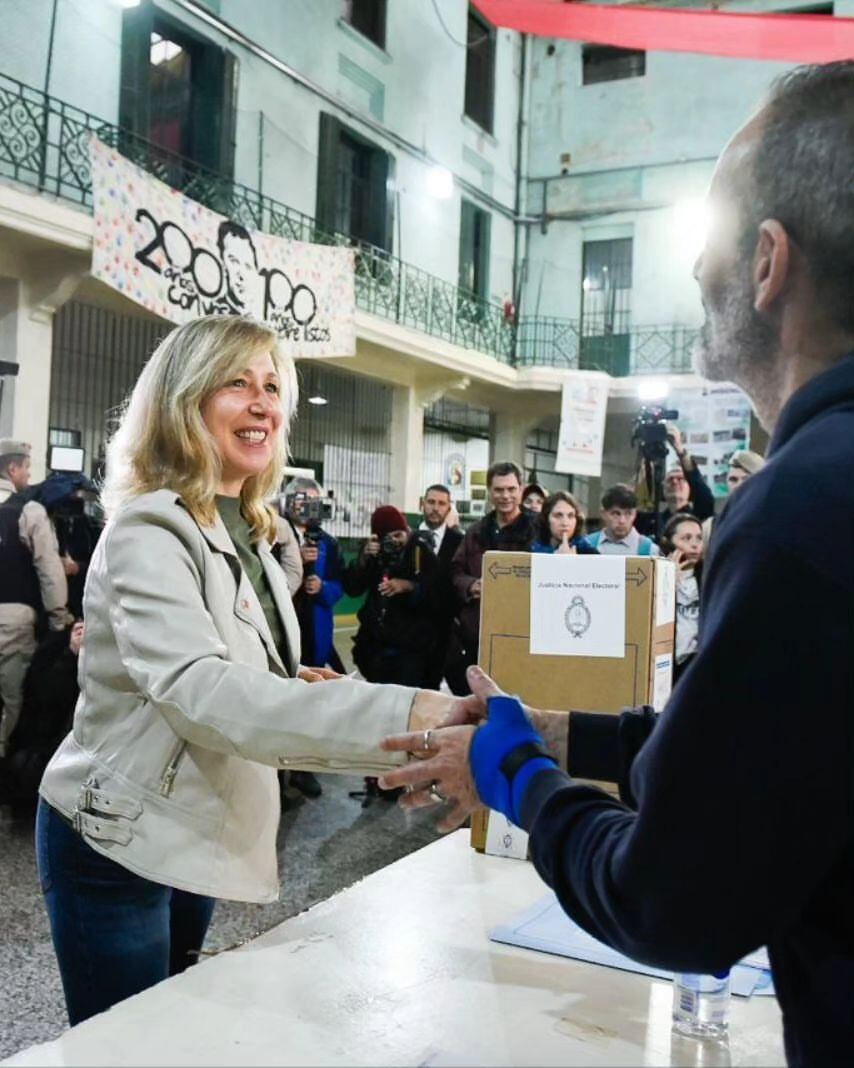 Myriam Bregman fue la primera candidata en votar este domingo