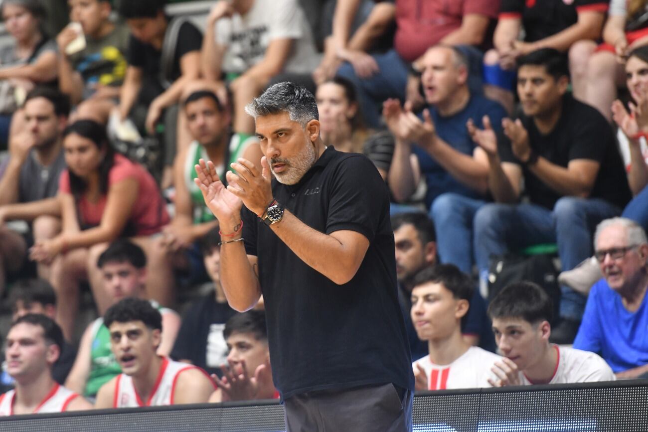 “Me gustó mucho el arranque, la puesta en escena, transmitir lo que estamos entrenando a la cancha. Nos contagiamos del ambiente que había", resaltó Lucas Victoriano de la victoria de Instituto en el clásico ante Atenas. (Javier Ferreyra / La Voz)