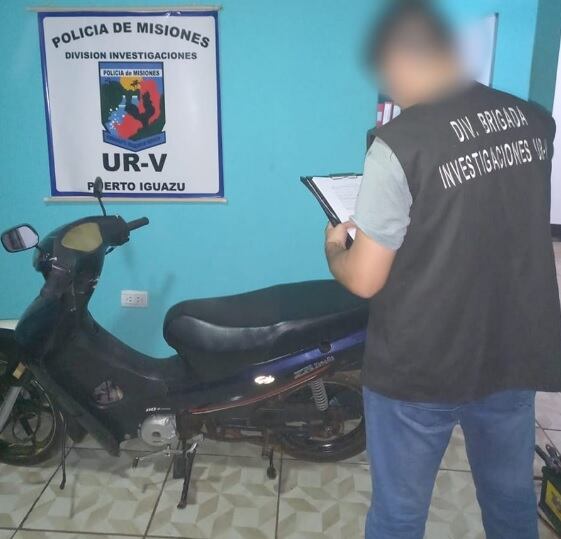 Puerto Iguazú: recuperan motocicleta robada.