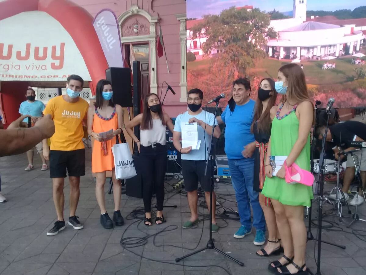 A lo largo de la jornada de promoción el público participa de sorteos de estadías, excursiones y productos típicos de Jujuy.