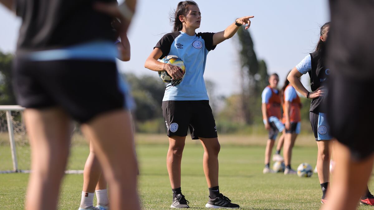 La DT de Belgrano abrió el debate: “En algún momento habrá mujeres dirigiendo al masculino”