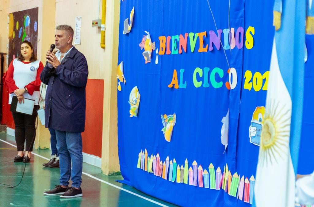 El secretario de Educación, resaltó el compromiso de los padres para con la vacunación de sus hijos y destacó que este años se retome la presencialidad plena.