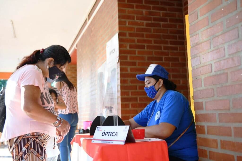 También se brindó servicio oftalmológico y de óptica